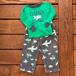 Carter’s 2T airplane jammies